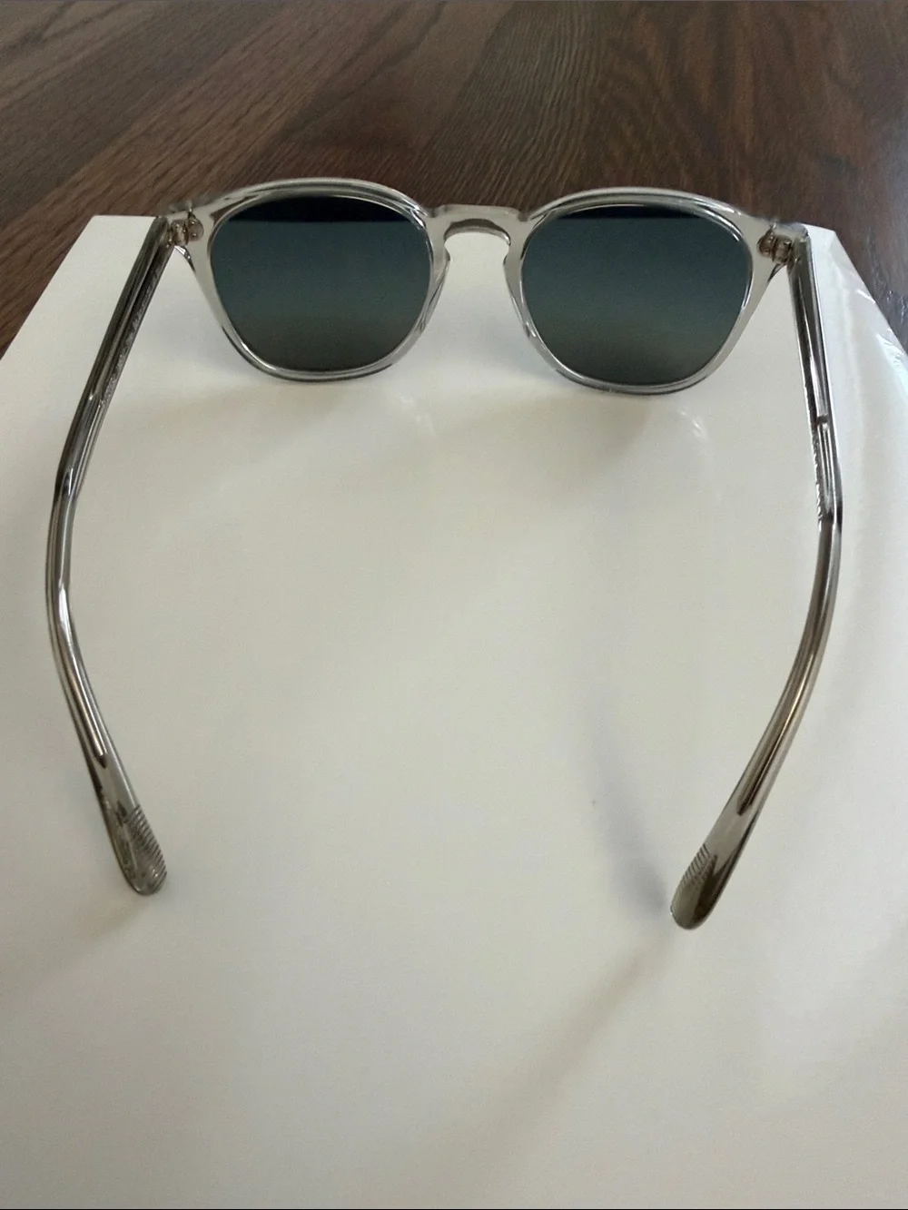 Oliver Peoples unisex sunglasses